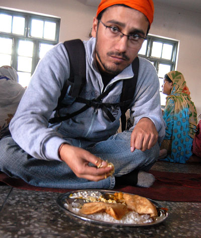 Wagle eating Langar in Gurudwara